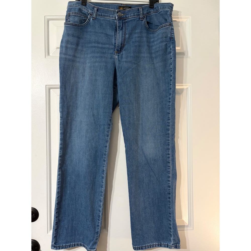 Lee || Straight Leg Jeans || 16M || Blue Relaxed Mid Rise || Cotton Blend